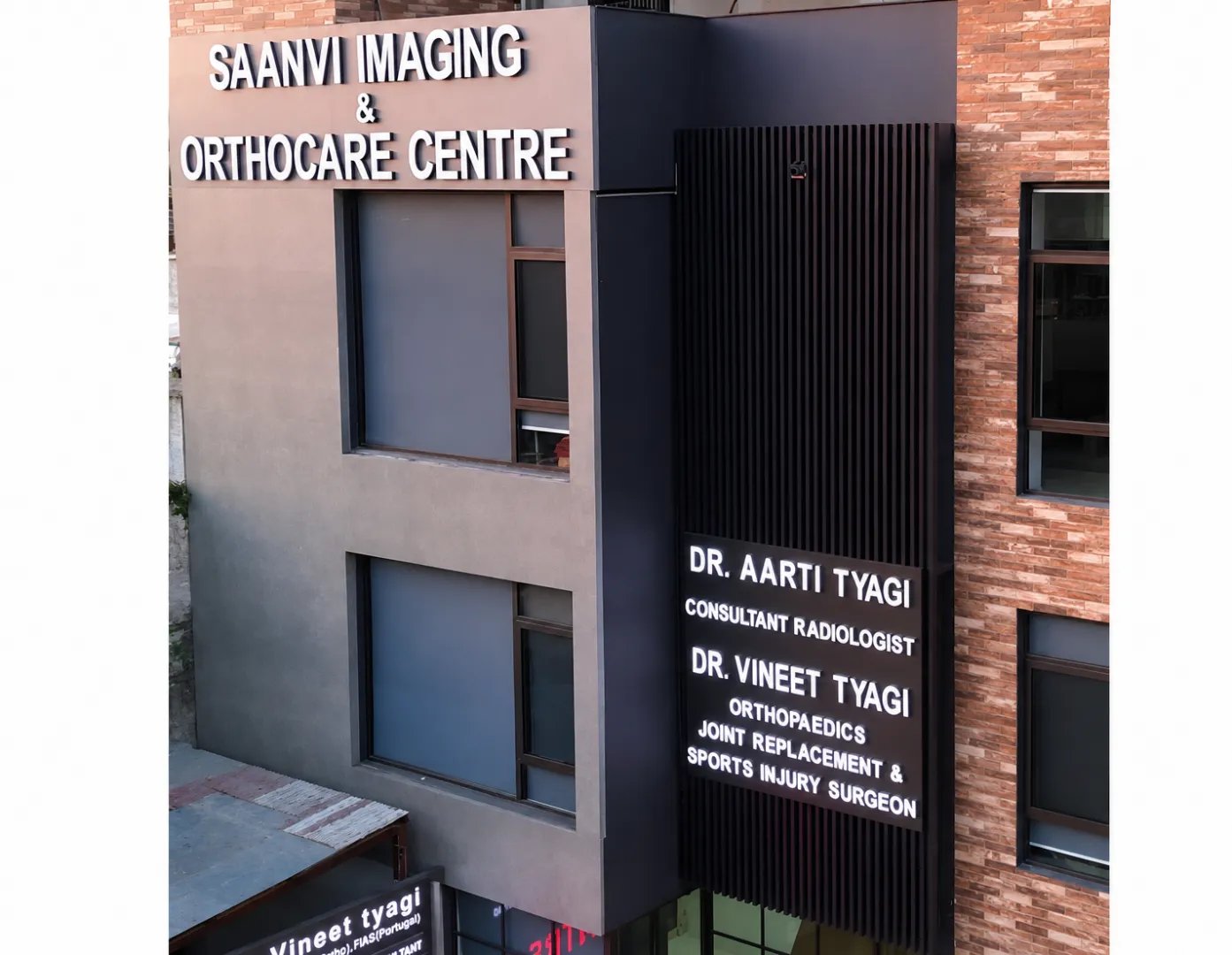 Dr. Vineet Tyagi